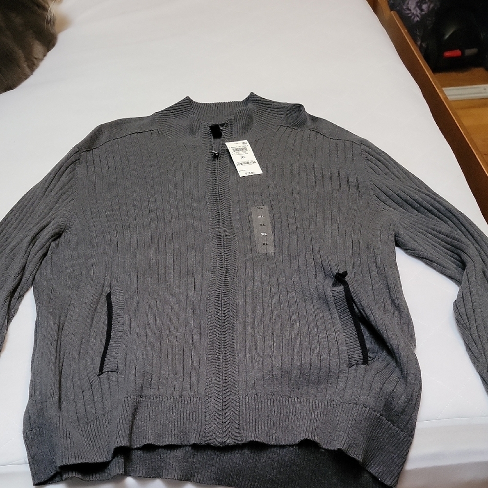 Men's Gray Sweater
